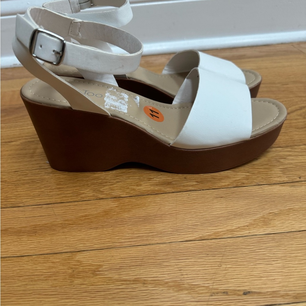 Me Too Sandals - Picture 3 of 5